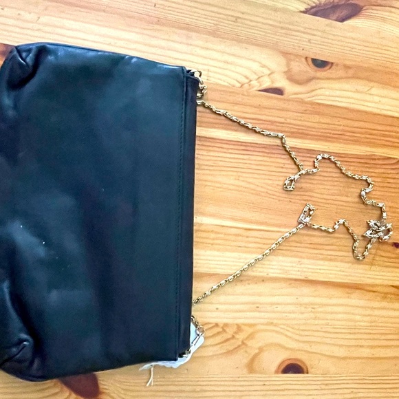 Gold hunter leather crossbody bag w/  gold tone strap ✅ 10 X 7 “ - Picture 5 of 7